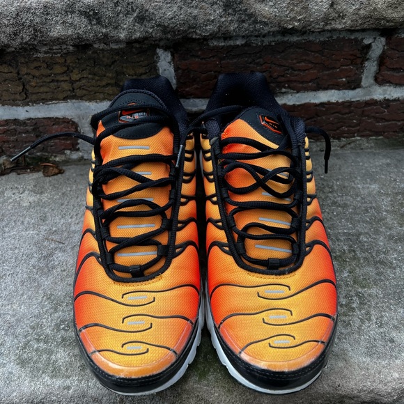 Nike Air Max Plus - Picture 2 of 3